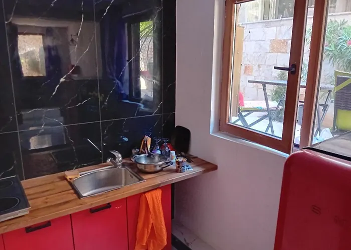 Whith Kitchen Apartman *